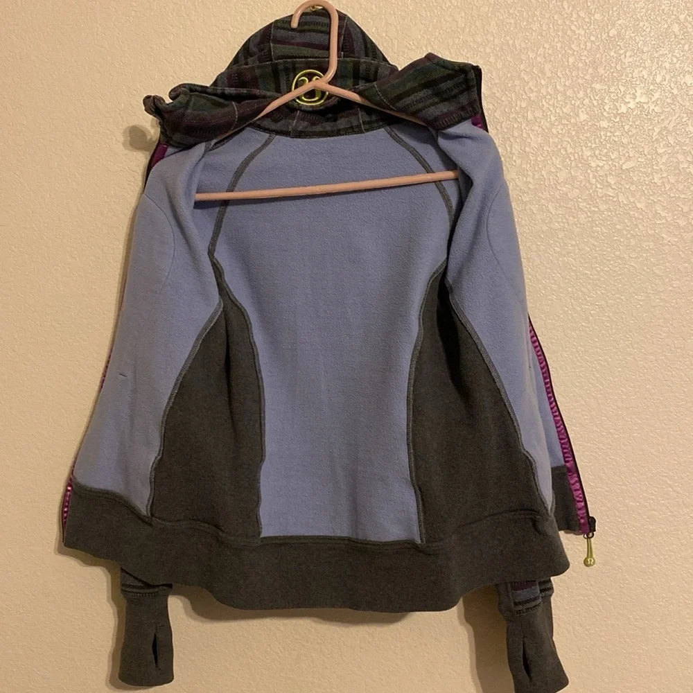 LULULEMON Women’s Full Zip Striped Hoodie Size 6